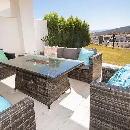 Golden View 21 *